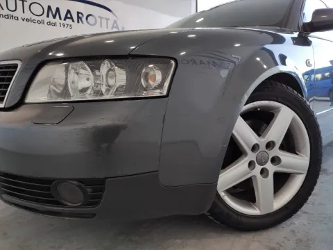 Audi A4 Avant 2.5 V6 tdi quattro 180cv - Immagine 7