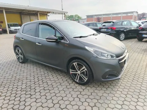 Peugeot 208 5p 1.6 bluehdi GT Line s&s 120cv - Immagine 2