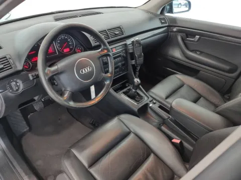 Audi A4 Avant 2.5 V6 tdi quattro 180cv - Immagine 9