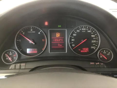 Audi A4 Avant 2.5 V6 tdi quattro 180cv - Immagine 12