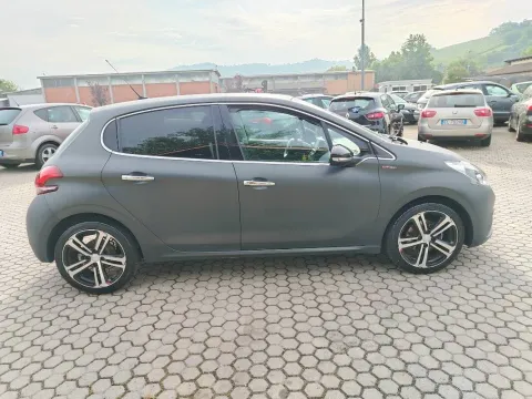 Peugeot 208 5p 1.6 bluehdi GT Line s&s 120cv - Immagine 6