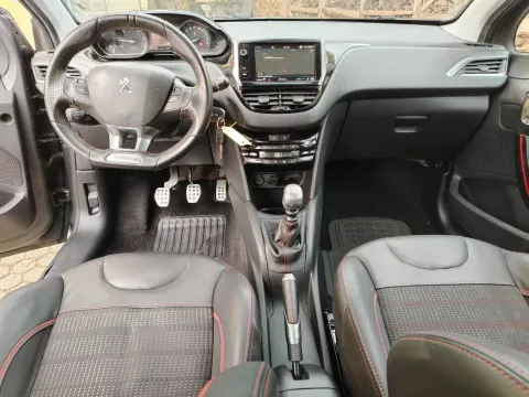 Peugeot 208 5p 1.6 bluehdi GT Line s&s 120cv - Immagine 11