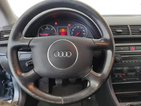 Audi A4 Avant 2.5 V6 tdi quattro 180cv - Immagine 24