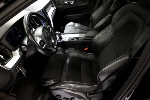 Volvo XC60 2.0 d4 R-design geartronic - Immagine 14