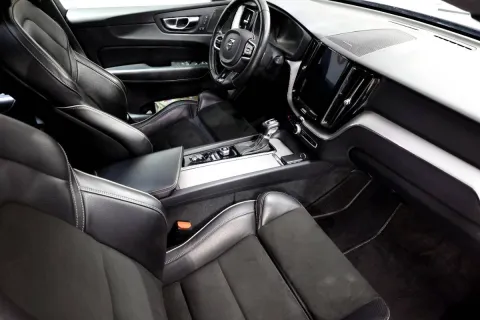 Volvo XC60 2.0 d4 R-design geartronic - Immagine 25