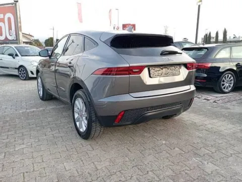 Jaguar E-Pace 2.0d i4 fwd 150cv - Immagine 3