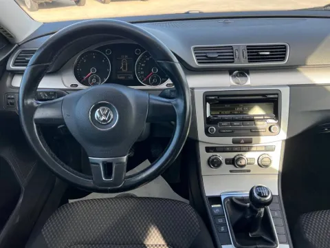 Volkswagen Passat Variant 1.6 tdi Comfortline Business - Immagine 17