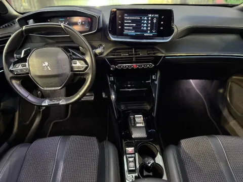 Peugeot 2008 1.2 puretech GT s&s 130cv eat8 - Immagine 12