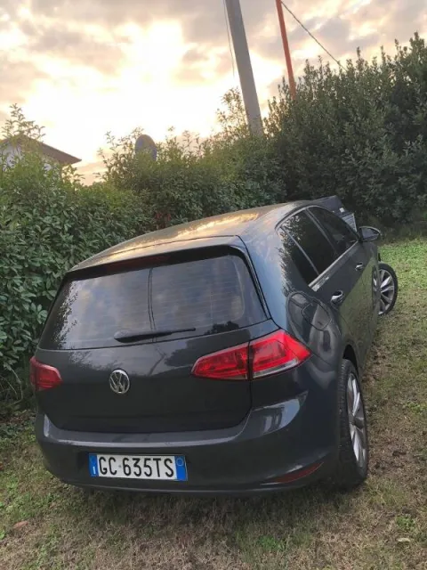 Volkswagen Golf 5p 1.6 tdi Trendline 90cv - Immagine 5