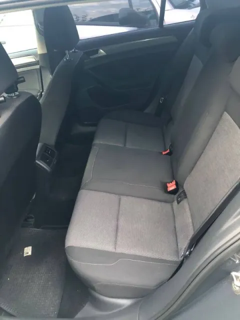 Volkswagen Golf 5p 1.6 tdi Trendline 90cv - Immagine 9