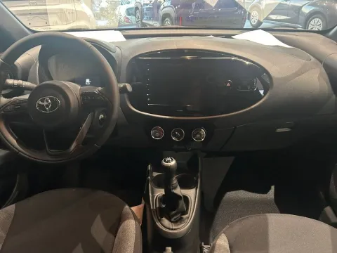 Toyota Aygo X 1.0 Active 72cv - Immagine 15