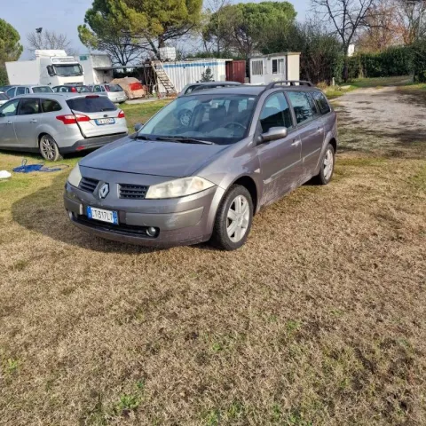 Renault Megane Grandtour 1.6 16v Luxe Dynamique 110cv - Immagine 2