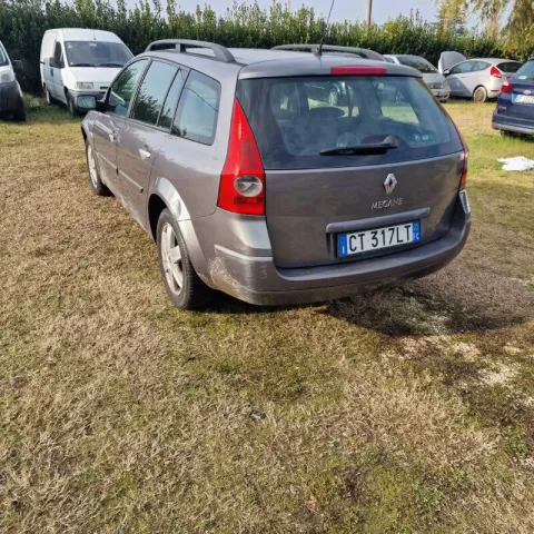 Renault Megane Grandtour 1.6 16v Luxe Dynamique 110cv - Immagine 3