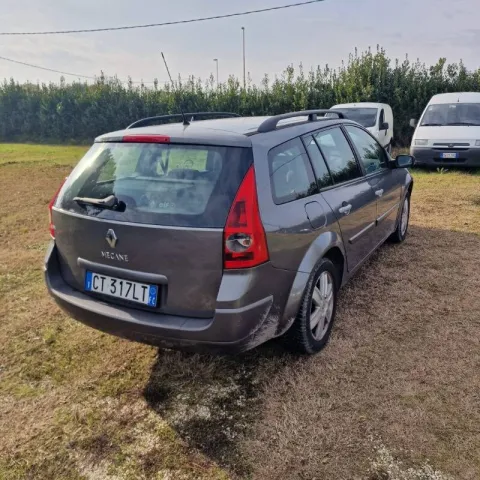 Renault Megane Grandtour 1.6 16v Luxe Dynamique 110cv - Immagine 8
