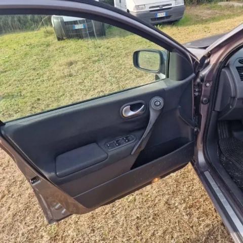 Renault Megane Grandtour 1.6 16v Luxe Dynamique 110cv - Immagine 12