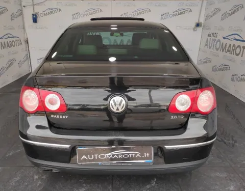 Volkswagen Passat 2.0 tdi Highline dpf - Immagine 5
