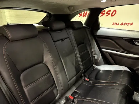 Jaguar F-Pace 2.0d i4 Prestige awd 180cv auto my20 - Immagine 22