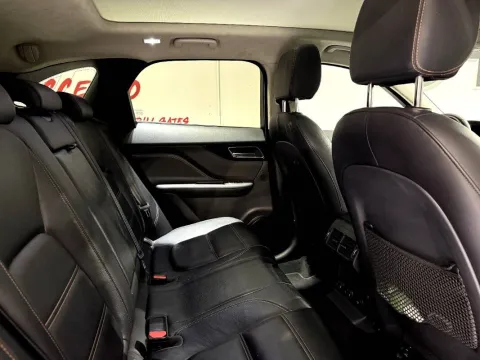 Jaguar F-Pace 2.0d i4 Prestige awd 180cv auto my20 - Immagine 23