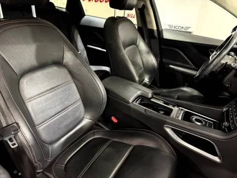 Jaguar F-Pace 2.0d i4 Prestige awd 180cv auto my20 - Immagine 25