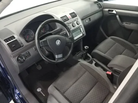 Volkswagen Touran 2.0 tdi Trendline dpf - Immagine 9