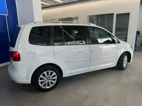 Volkswagen Touran 2.0 tdi Highline dsg - Immagine 6