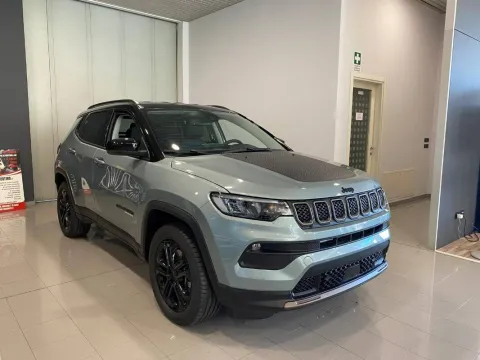 Jeep Compass 1.3 turbo t4 phev S 4xe auto - Immagine 2