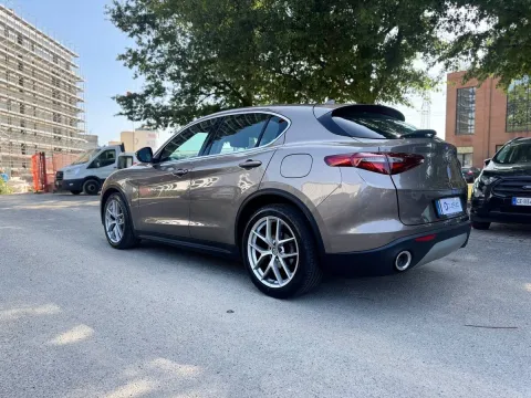 Alfa Romeo Stelvio 2.2 t Business rwd 180cv auto - Immagine 7