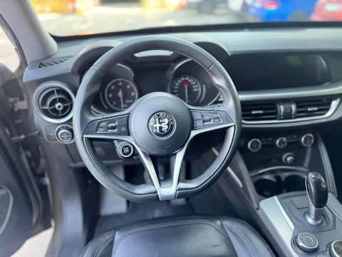 Alfa Romeo Stelvio 2.2 t Business rwd 180cv auto - Immagine 19