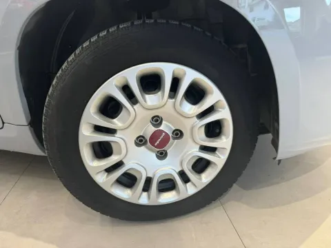 Fiat Panda 1.0 firefly hybrid s&s 70cv 5p.ti - Immagine 8