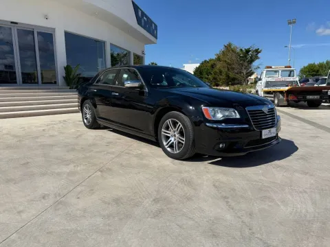 Lancia Thema 3.0 V6 mjt II Platinum 239cv auto - Immagine 2