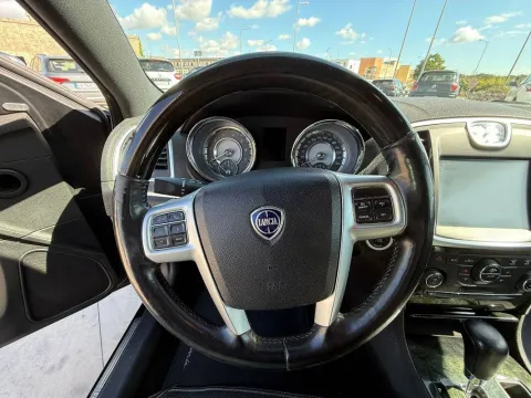 Lancia Thema 3.0 V6 mjt II Platinum 239cv auto - Immagine 16