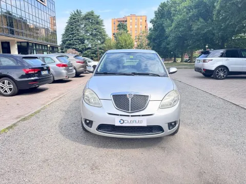 Lancia Ypsilon 1.2 8v Argento - Immagine 2