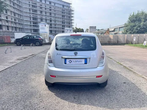 Lancia Ypsilon 1.2 8v Argento - Immagine 6