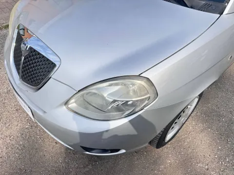 Lancia Ypsilon 1.2 8v Argento - Immagine 9