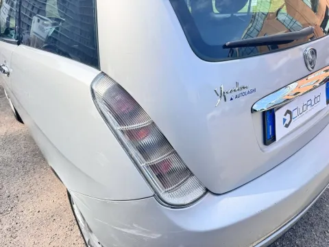 Lancia Ypsilon 1.2 8v Argento - Immagine 10