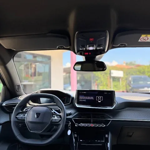 Peugeot 2008 1.2 hybrid Allure 145cv e-dcs6 - Immagine 11