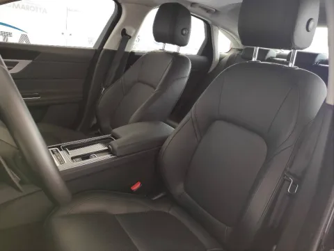 Jaguar XF 2.0d Prestige Business edition 180cv auto - Immagine 11