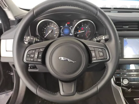Jaguar XF 2.0d Prestige Business edition 180cv auto - Immagine 12