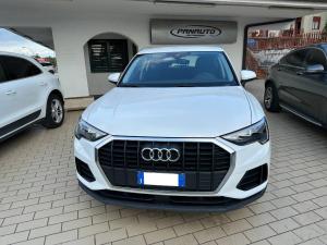 Audi Q3 35 2.0 tdi Business s-tronic - Immagine 2