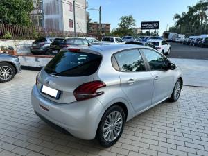 Peugeot 208 1.2 puretech Allure 82cv 5p - Immagine 6