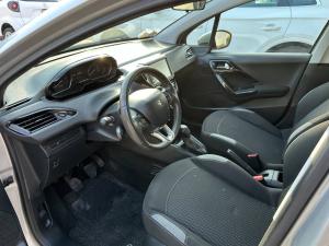 Peugeot 208 1.2 puretech Allure 82cv 5p - Immagine 8