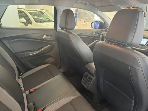 Opel Grandland X 1.5 ecotec Design Line s&s 130cv at8 - Immagine 17