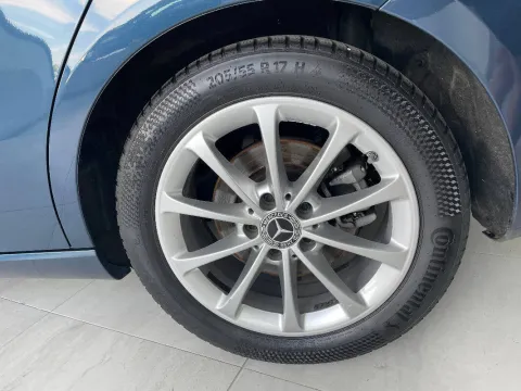 Mercedes CLA Shooting Brake 180 d Business auto - Immagine 12