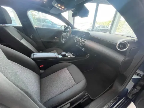 Mercedes CLA Shooting Brake 180 d Business auto - Immagine 14