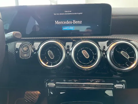Mercedes CLA Shooting Brake 180 d Business auto - Immagine 20