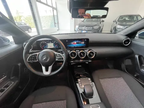 Mercedes CLA Shooting Brake 180 d Business auto - Immagine 27
