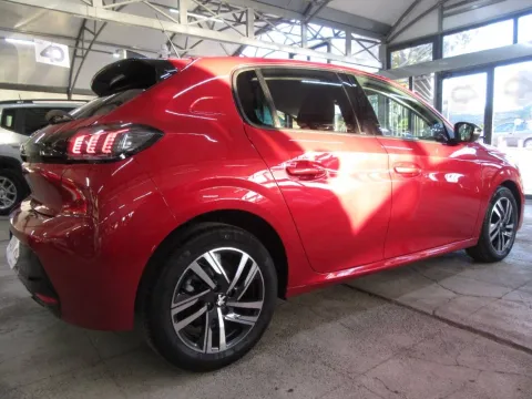 Peugeot 208 1.2 puretech Allure Pack s&s 75cv - Immagine 7