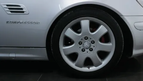 Tesla Model Y Long Range Dual Motor awd - Immagine 14