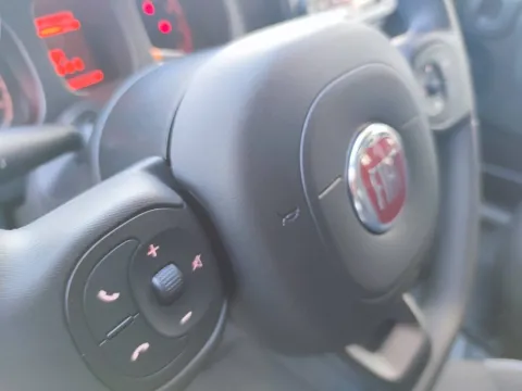 Fiat Panda 1.0 firefly hybrid Cross s&s 70cv 5p.ti - Immagine 13