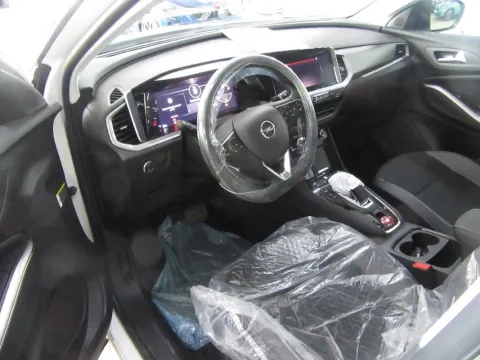 Opel Grandland 1.5 ecotec Business Elegance s&s 130cv at8 - Immagine 8